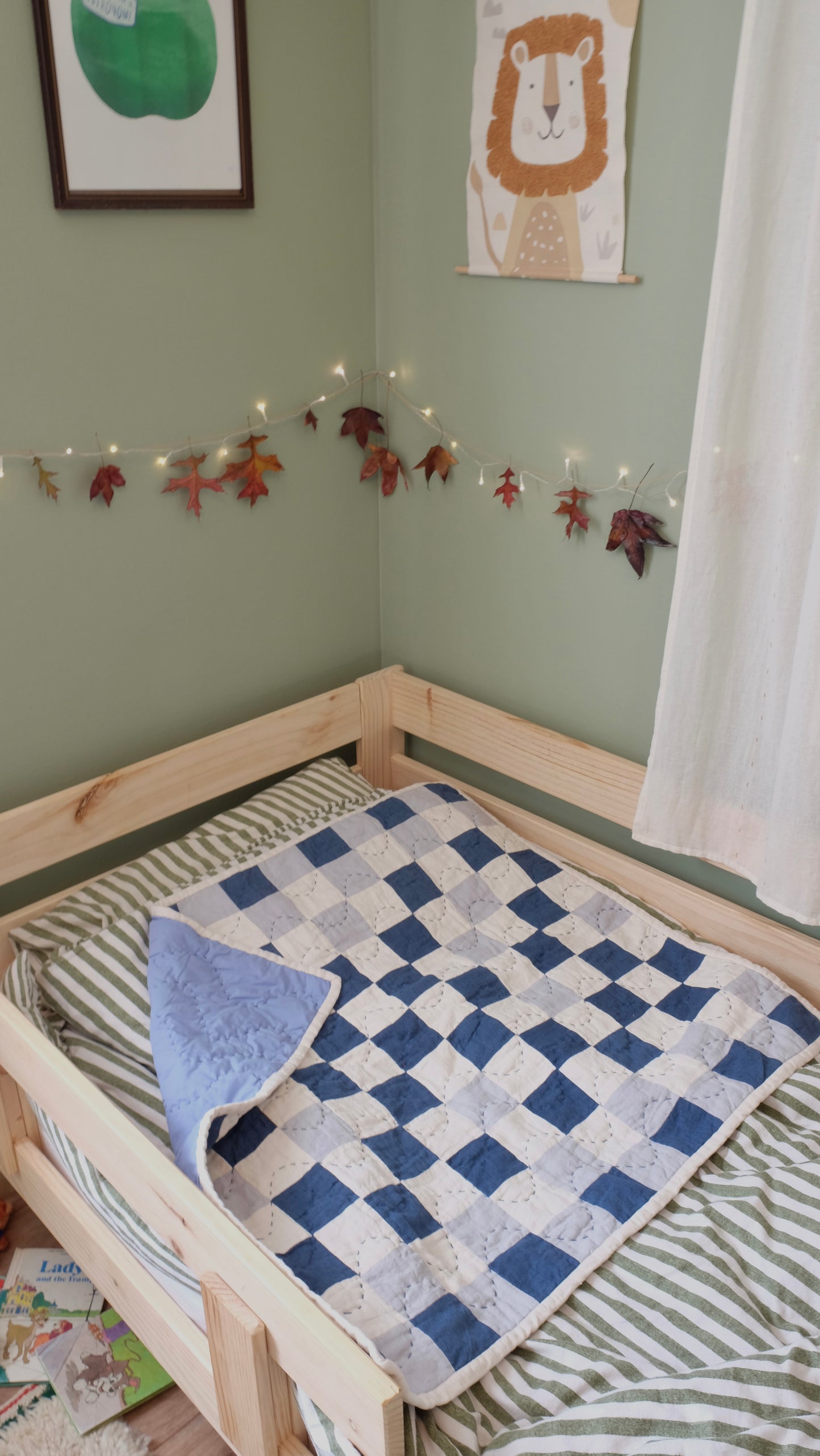 Blue and Cream Linen Kid's Quilt / Play Mat / Lap Quilt 3